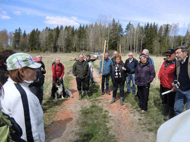 Samling nedanför berget